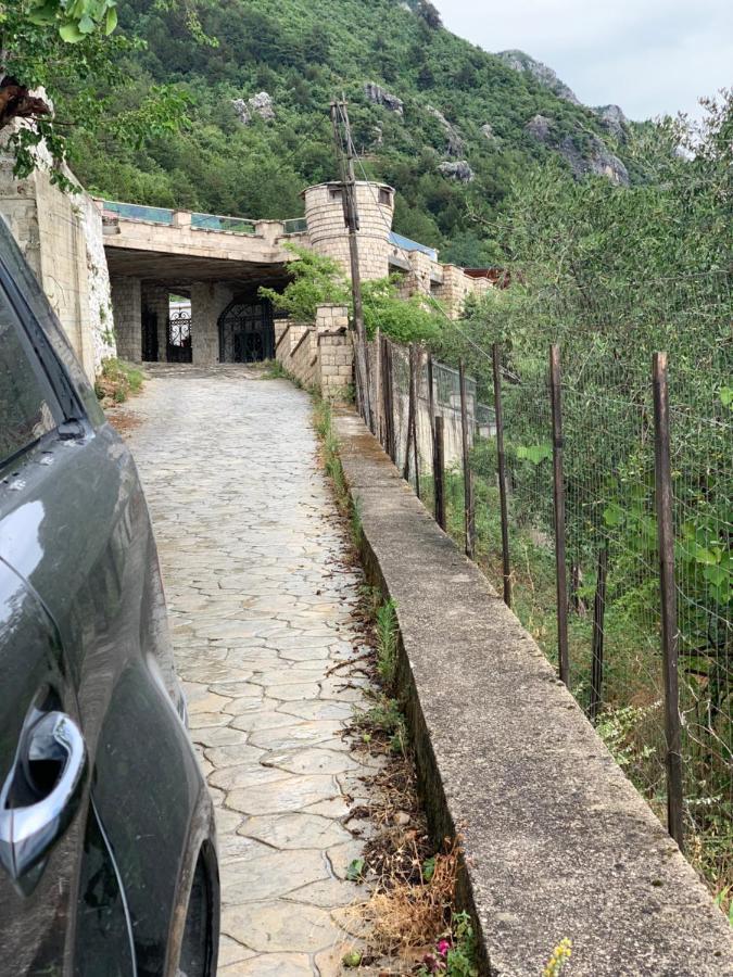 Villa Celaj “The Castle” Krujë Extérieur photo